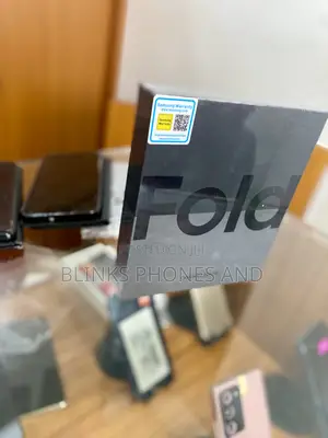 New Samsung Galaxy Z Fold4 256 GB Gold