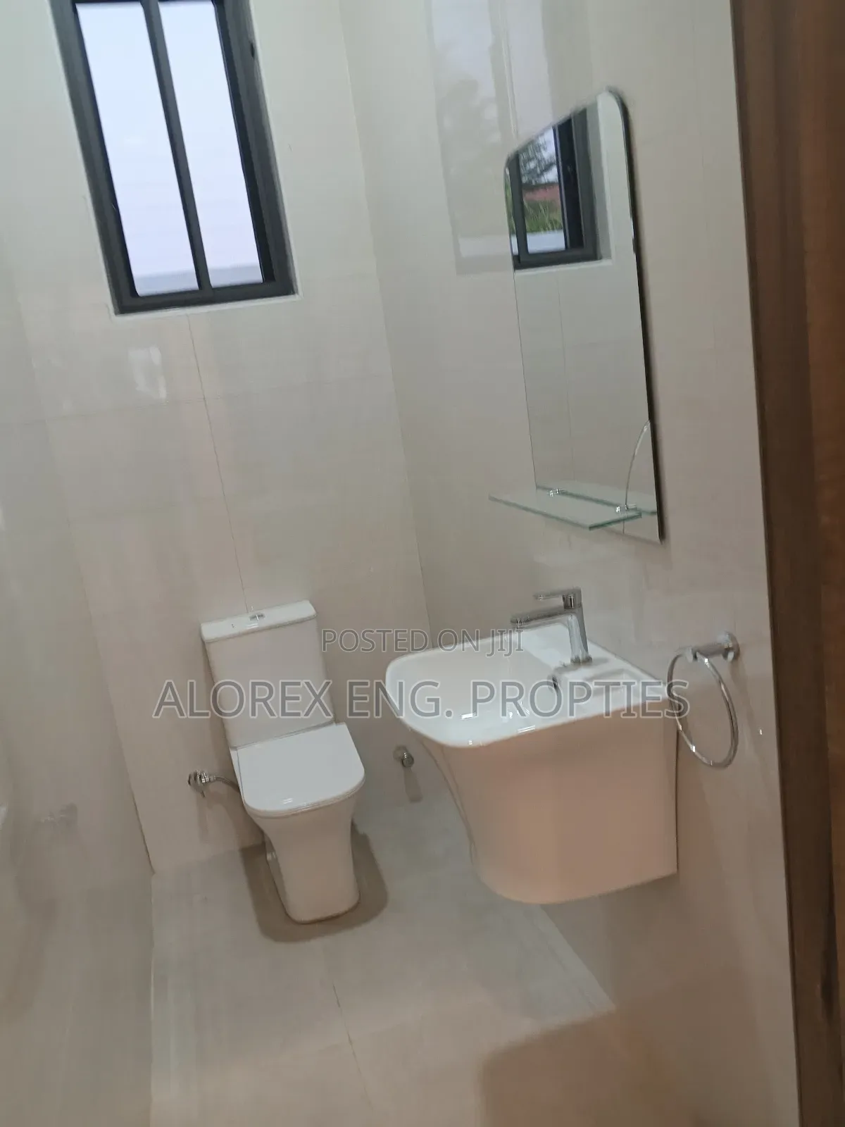 4bdrm House in Com 24, $230,000, Ashaiman Municipal for sale