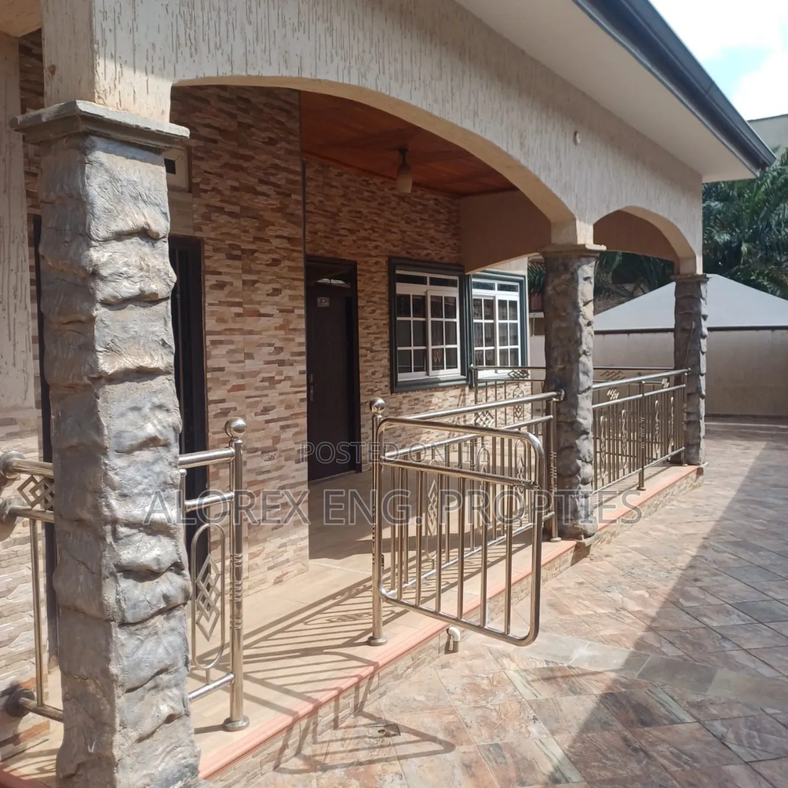 4bdrm House in $250,000, Oyarifa for sale