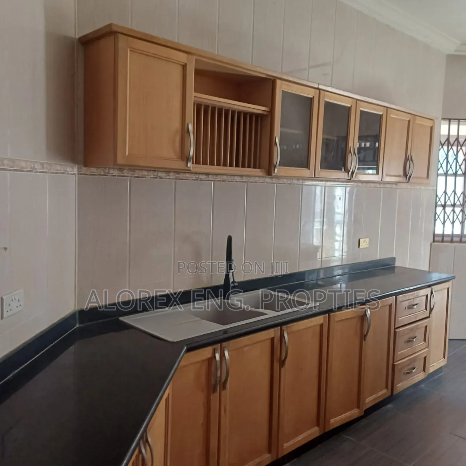 4bdrm House in $250,000, Oyarifa for sale