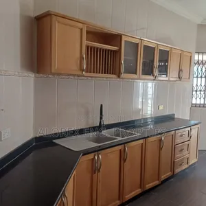 4bdrm House in $250,000, Oyarifa for sale