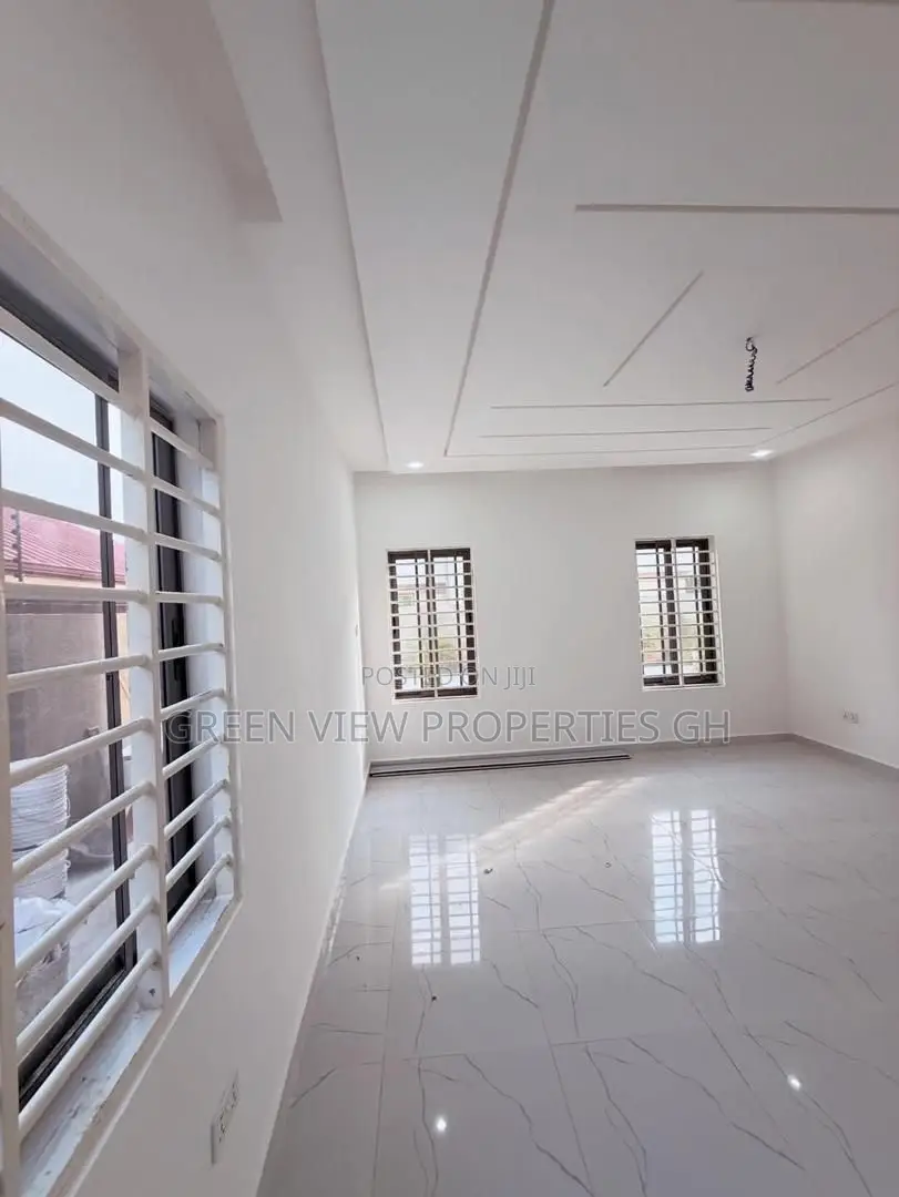 3bdrm House in Lake Side Estate for sale