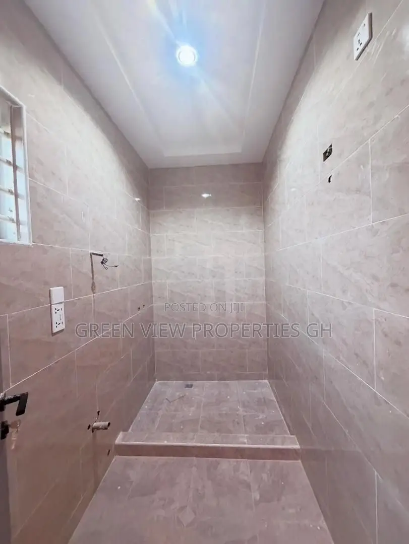 3bdrm House in Lake Side Estate for sale