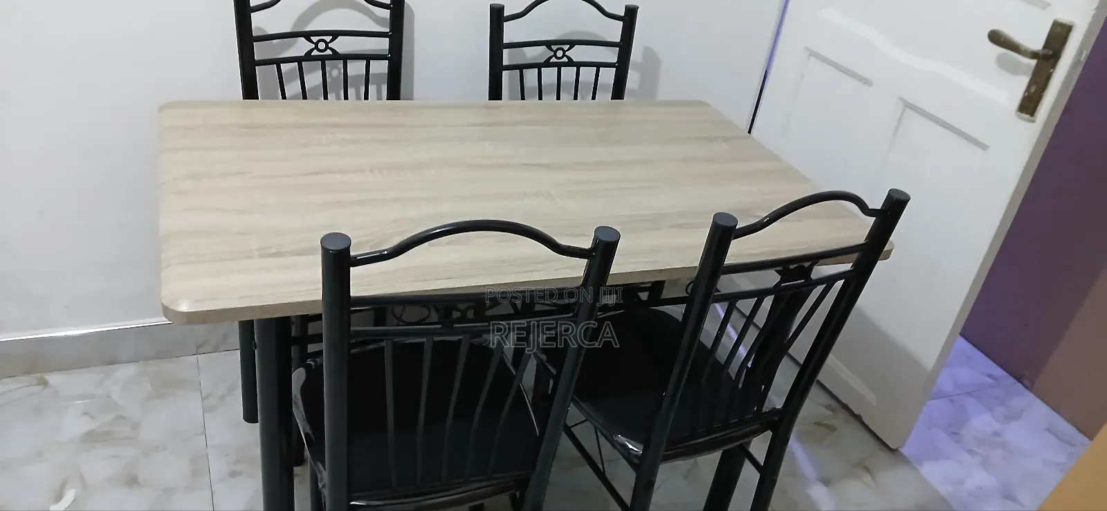 Dinning Set as Seen