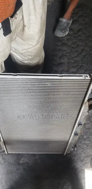 Toyota Voxy Radiator Tank