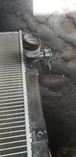 Toyota Voxy Radiator Tank