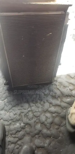 Toyota Voxy Radiator Tank