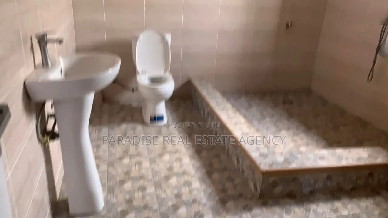 Furnished 6bdrm House in Capital Estate, Sunyani Municipal for rent