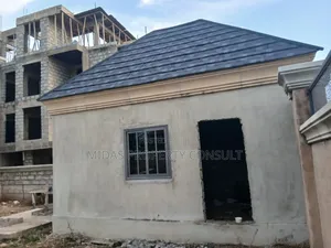 6bdrm House in Acp, Kwabenya for sale