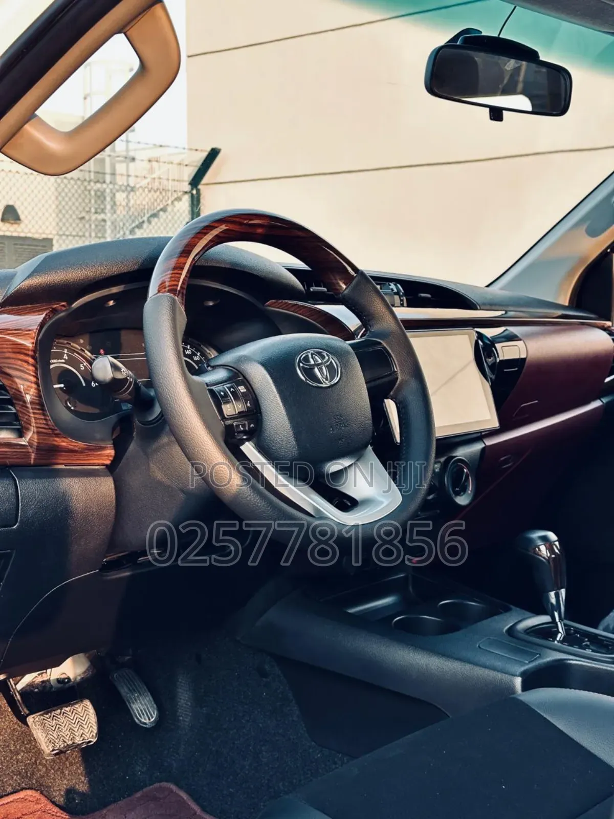 Toyota Hilux Revo Double Cab Deisel 2.4 AWD 2022 White