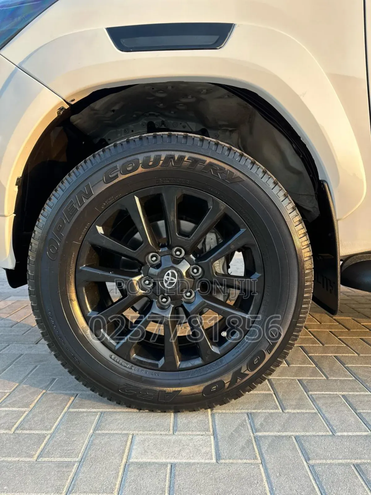 Toyota Hilux Revo Double Cab Deisel 2.4 AWD 2022 White