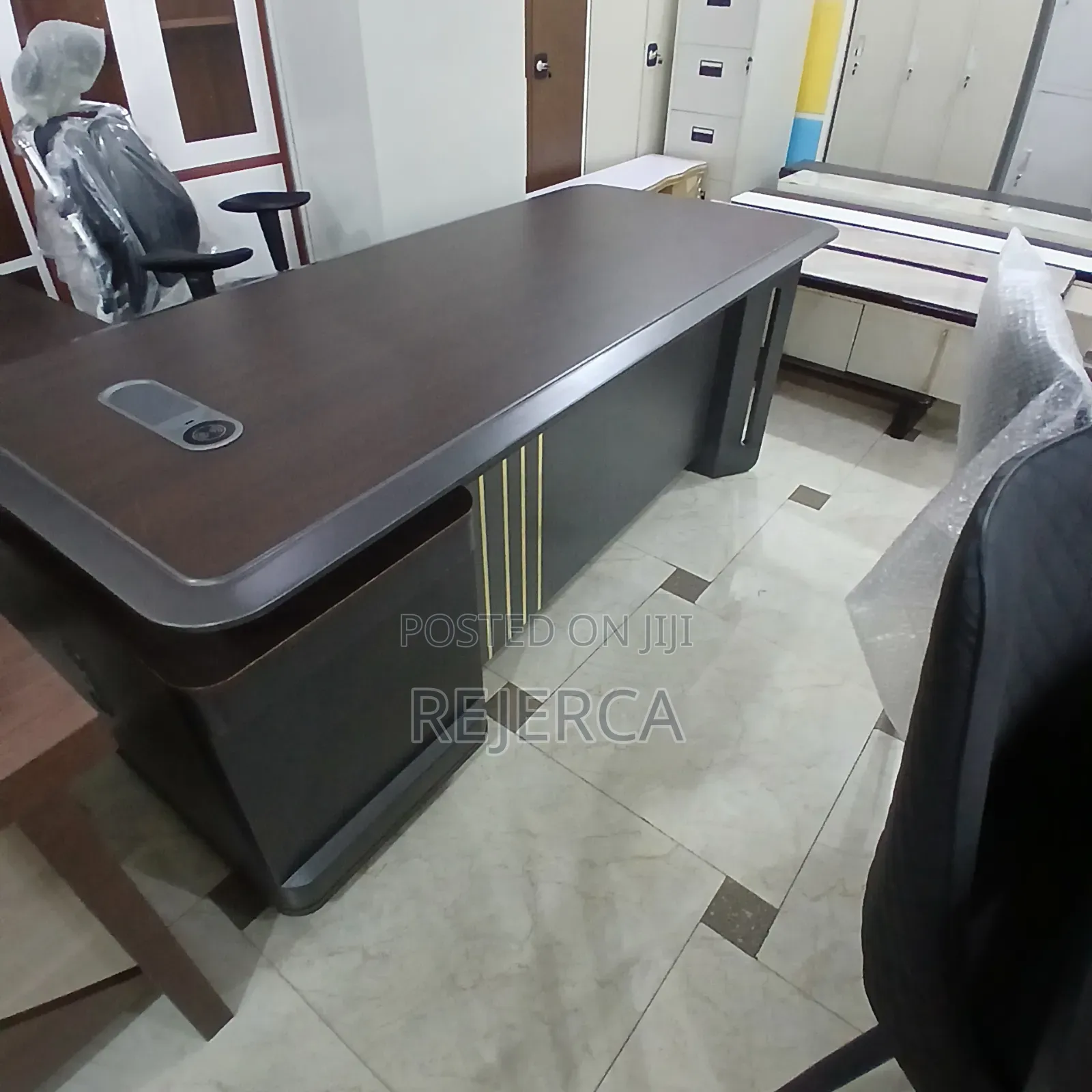 Exexecutive L Shaped Desk