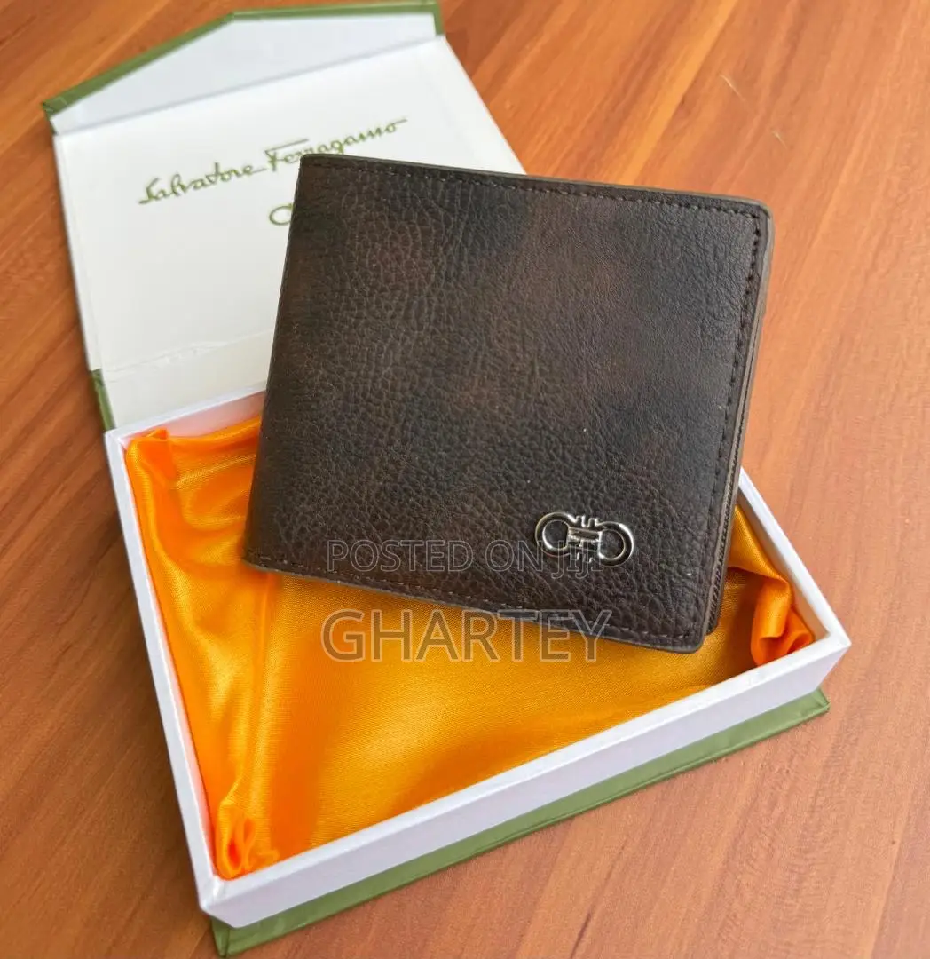 Men’S Pocket Wallet in Box Available as Seen