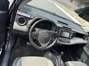 Toyota RAV4 XLE AWD (2.5L 4cyl 6A) 2017 Black