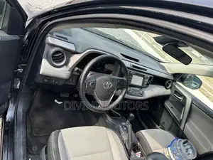 Toyota RAV4 XLE AWD (2.5L 4cyl 6A) 2017 Black