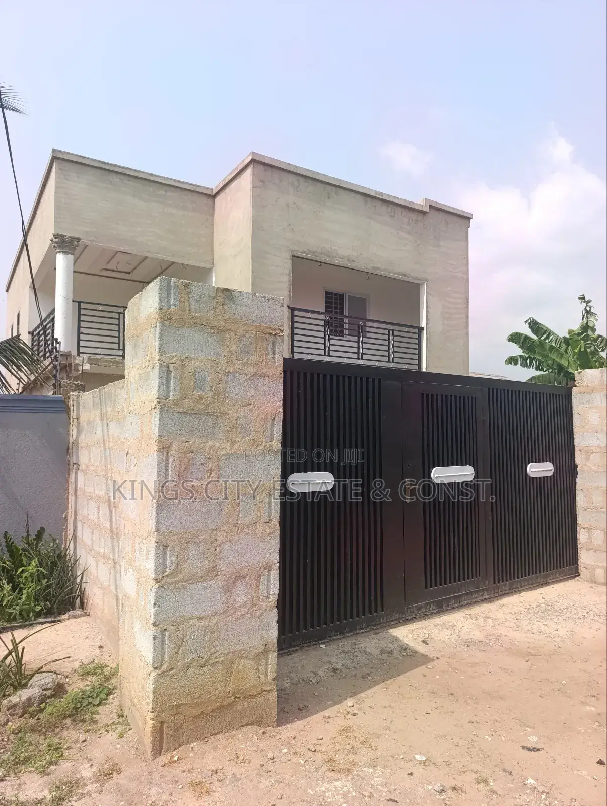 4bdrm House in West Home Restaurant, Pokuase for sale