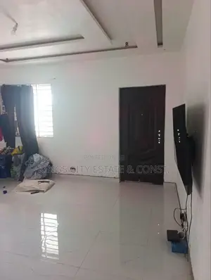 4bdrm House in West Home Restaurant, Pokuase for sale