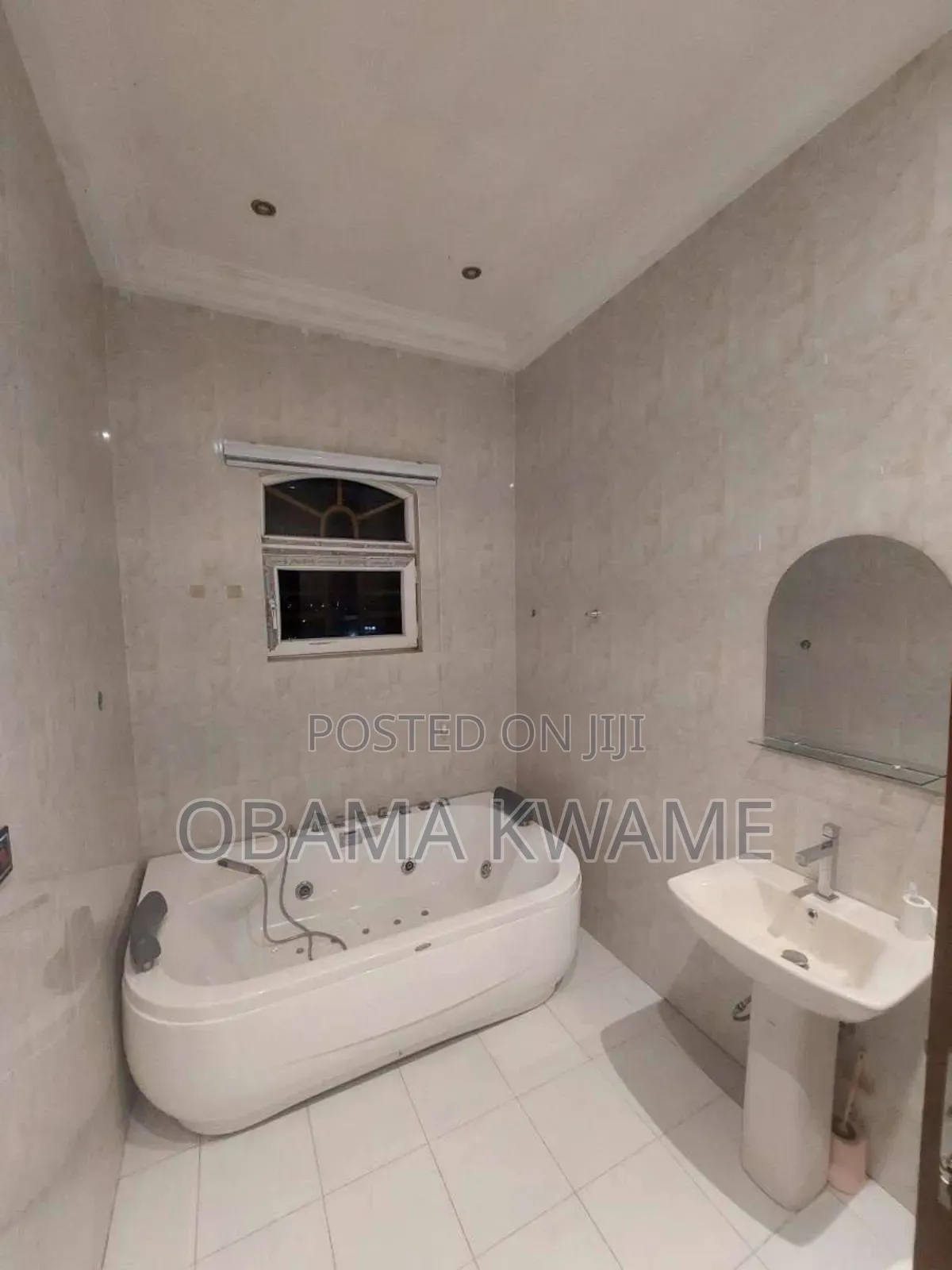 3bdrm Apartment in Laryea Homes, A&C Mall Area for sale