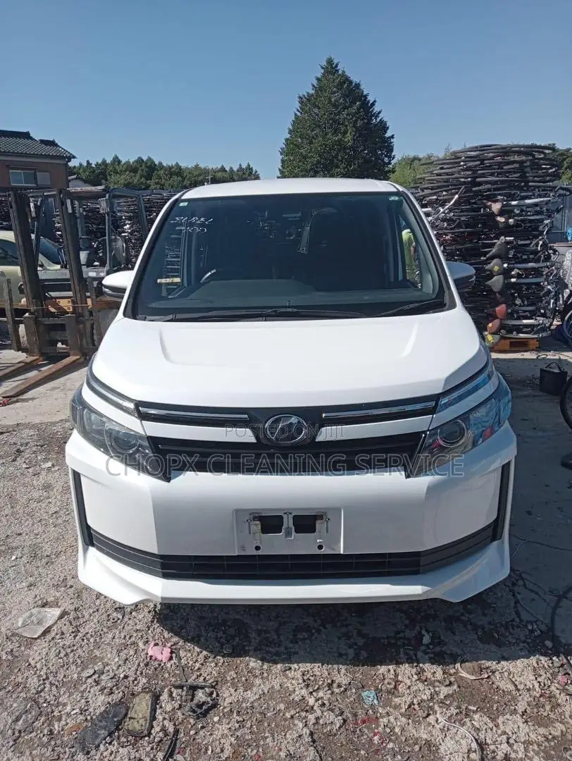 Toyota Voxy 2015 White