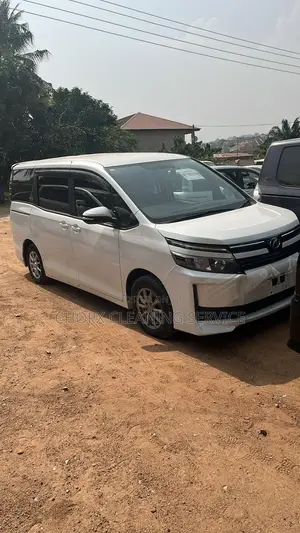 Toyota Voxy 2015 White