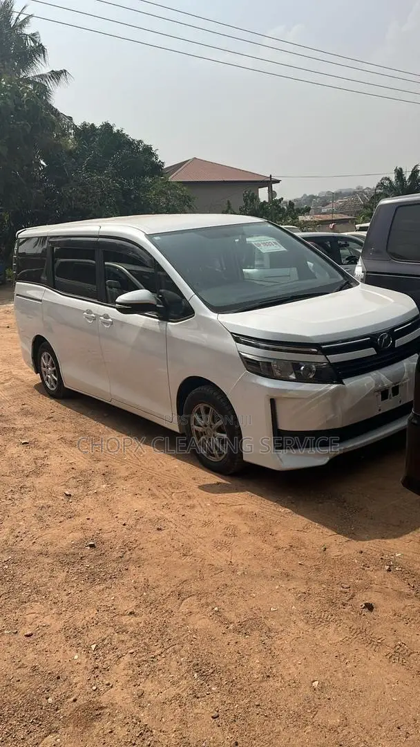 Toyota Voxy 2015 White