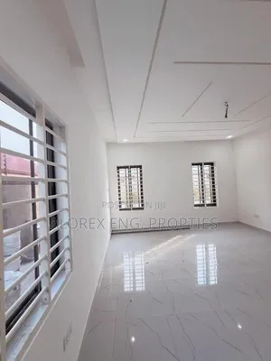 3bdrm Maisonette in Lakeside for sale