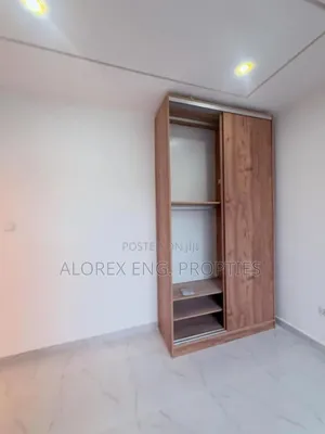 3bdrm Maisonette in Lakeside for sale