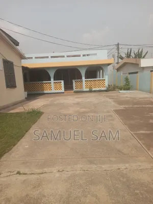7bdrm House in Tema Community 11 for rent