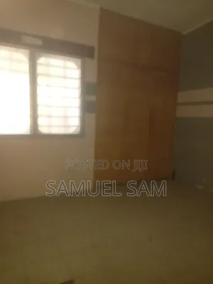 7bdrm House in Tema Community 11 for rent