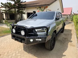 Toyota Hilux 2022 Silver