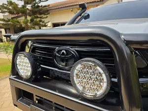 Toyota Hilux 2022 Silver
