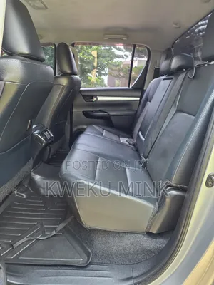 Toyota Hilux 2022 Silver