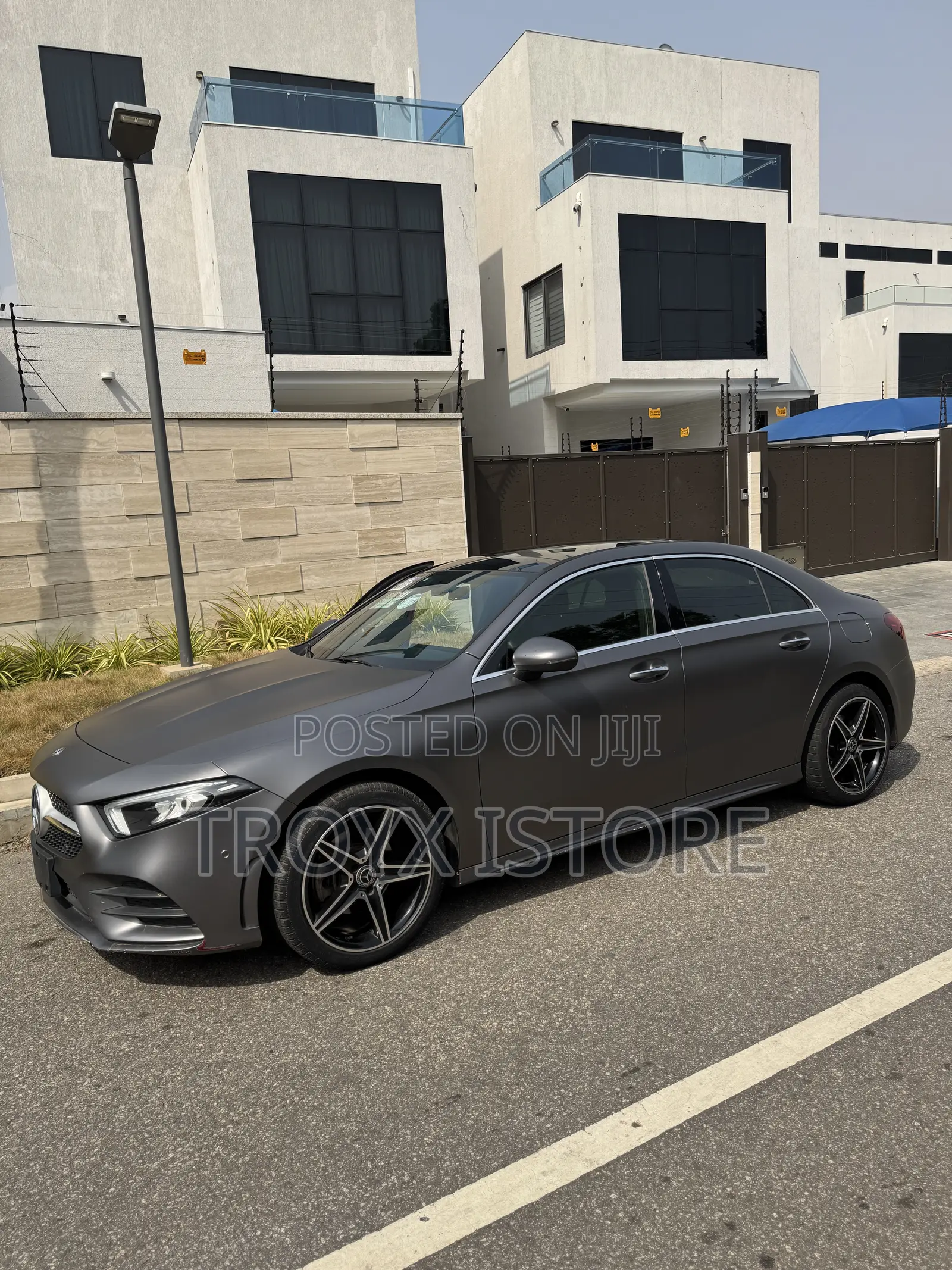 Mercedes-Benz 200 2019 Black