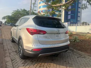 Hyundai Santa Fe SE AWD 2016 Silver