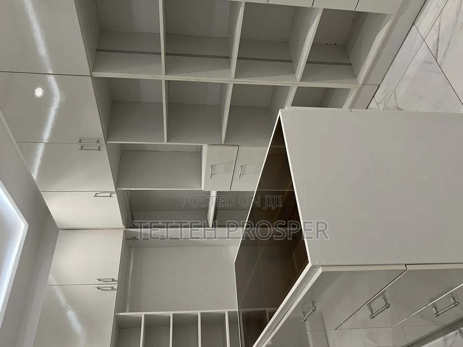 Wardrobes and Walk-in Closet