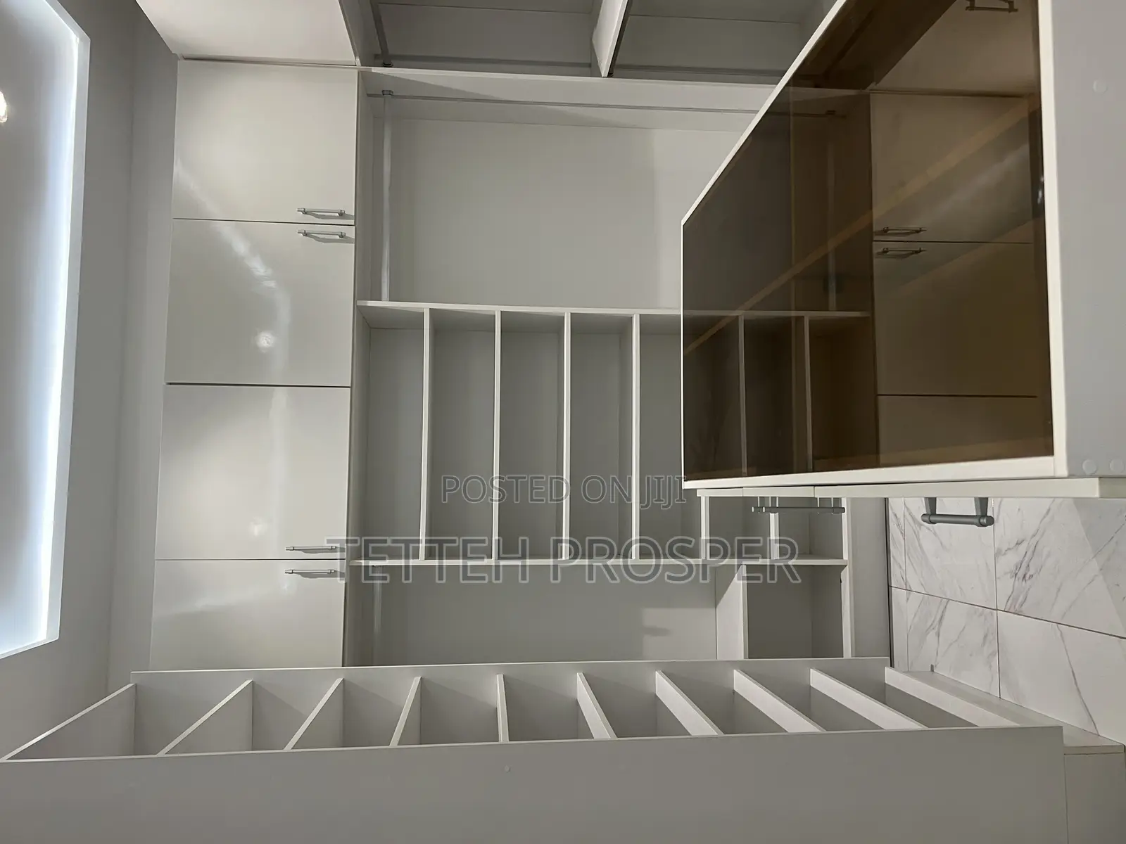 Wardrobes and Walk-in Closet