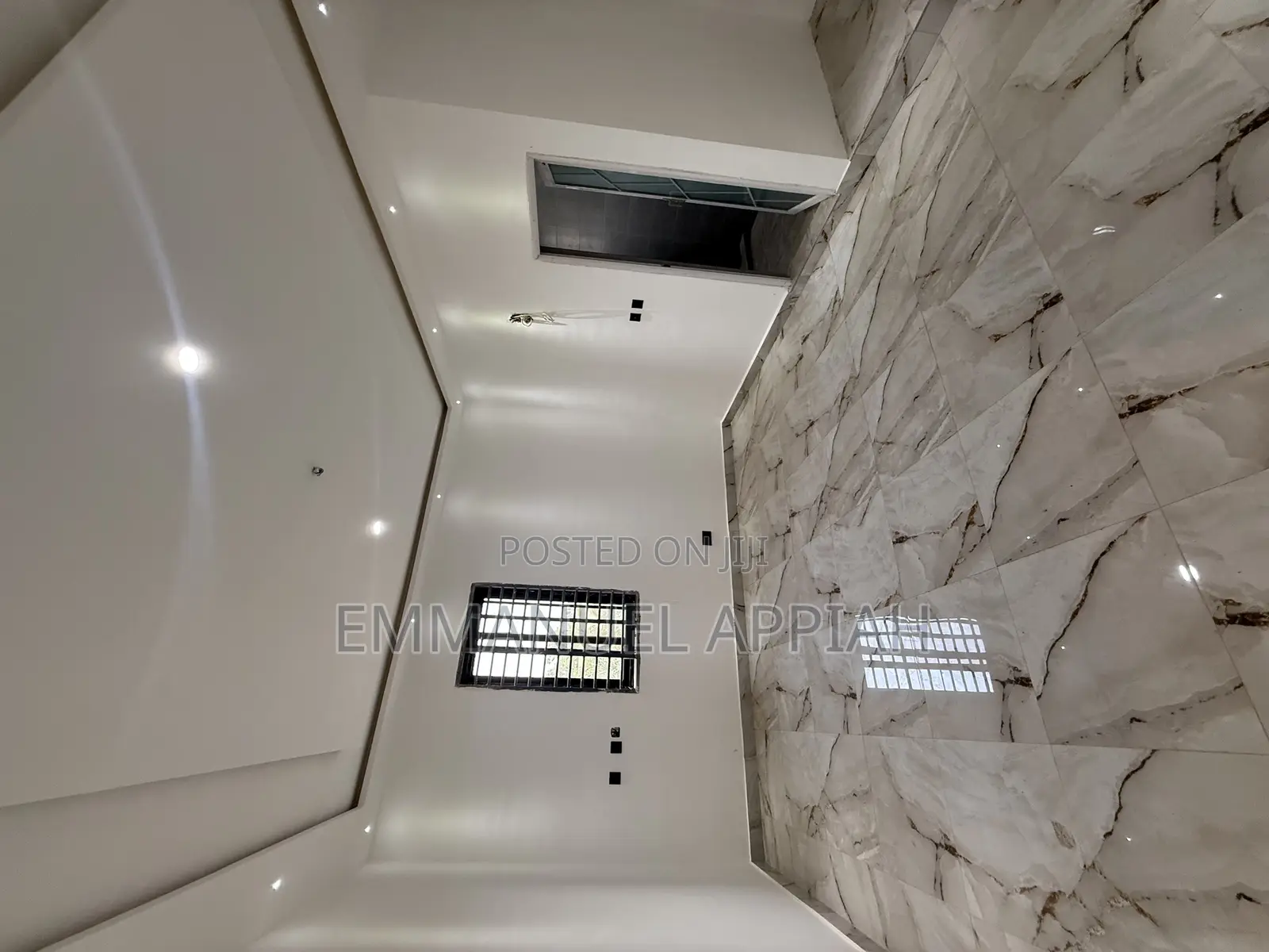 5bdrm House in Adenta Snnit for sale