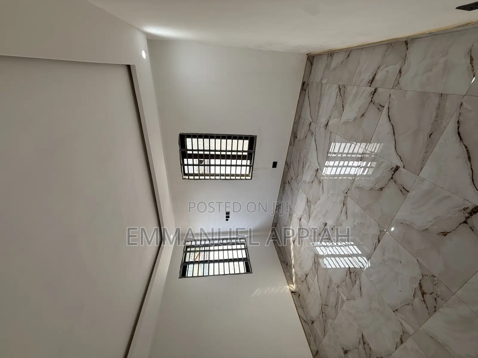 5bdrm House in Adenta Snnit for sale