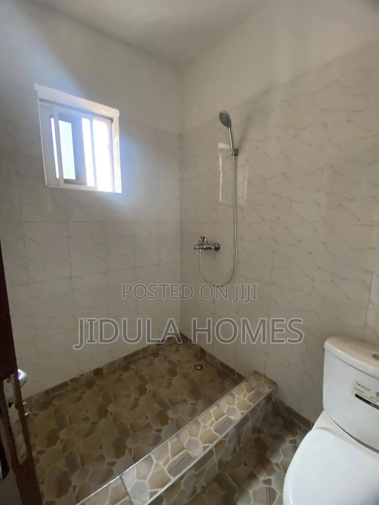 2bdrm Apartment in Botwe Nanakrom, School Junction for rent