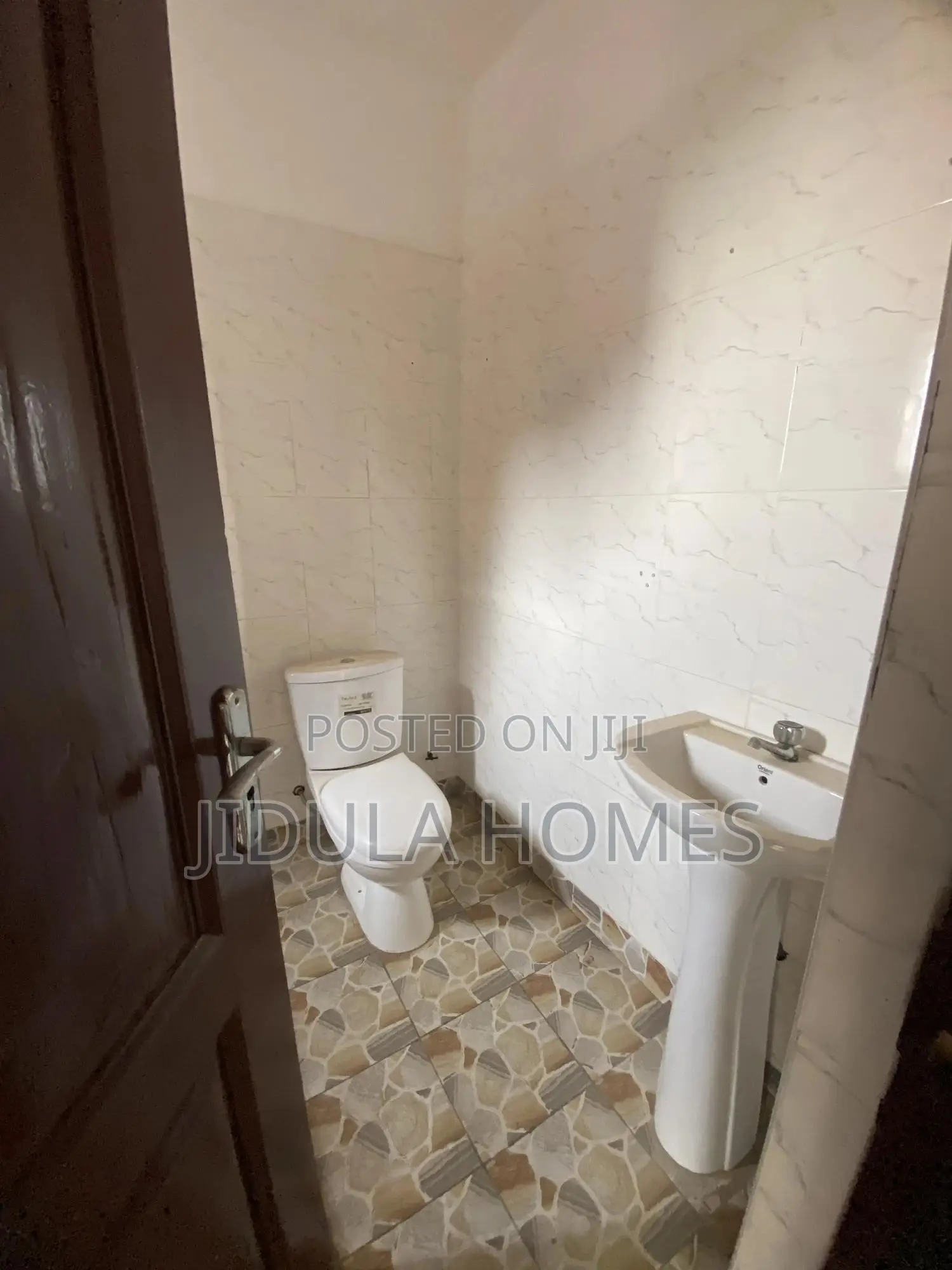 2bdrm Apartment in Botwe Nanakrom, School Junction for rent
