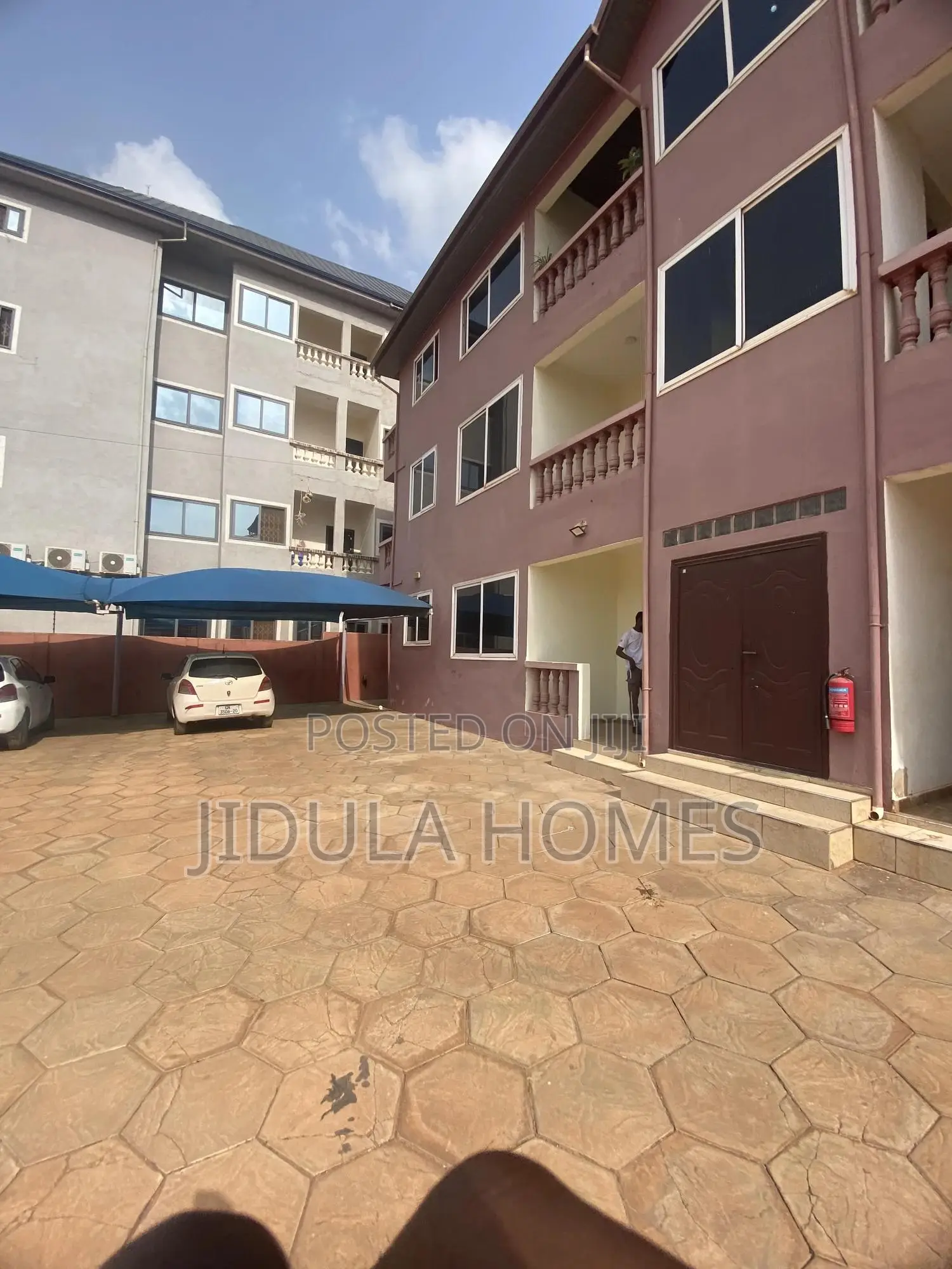 2bdrm Apartment in Botwe Nanakrom, School Junction for rent