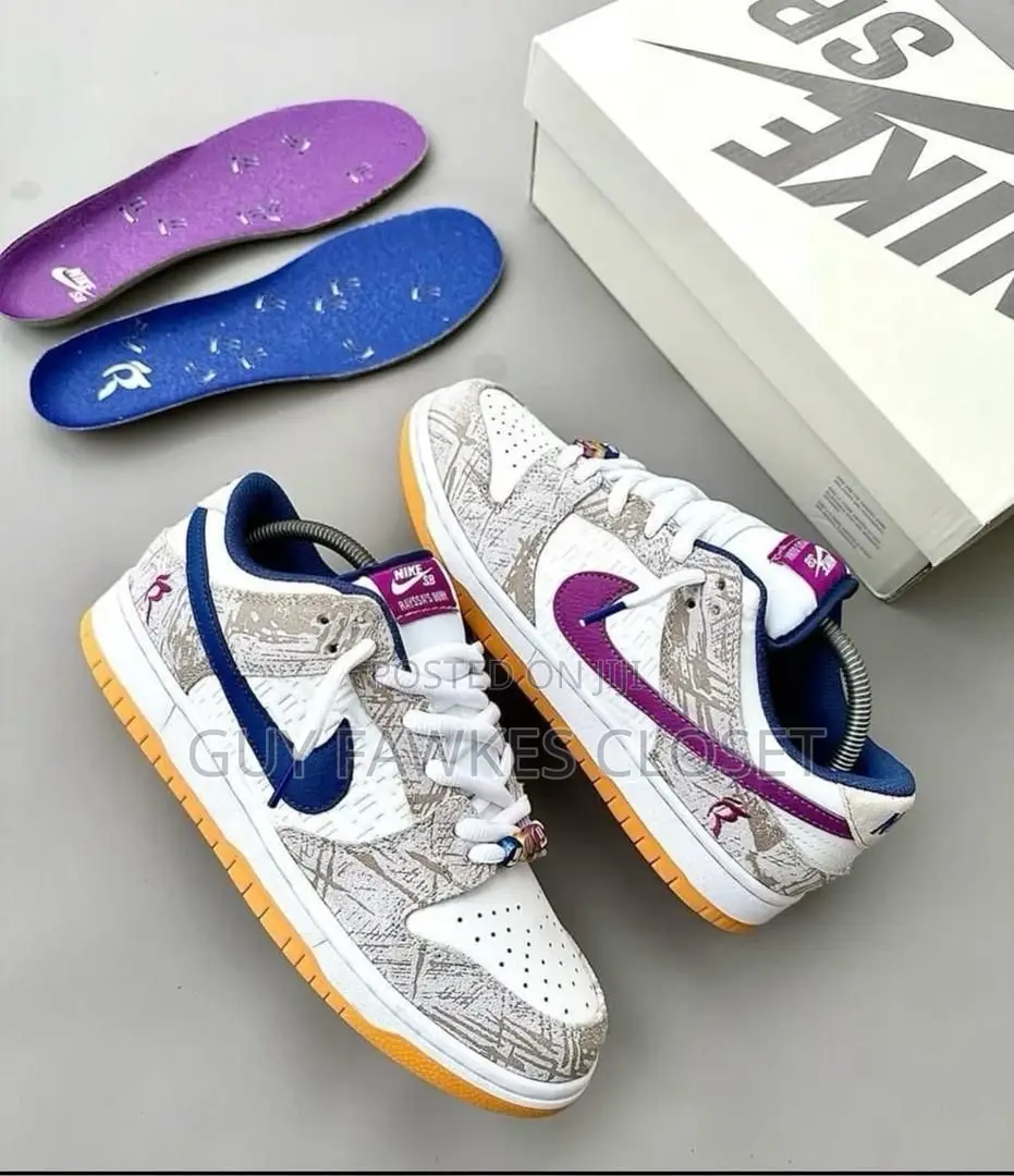 Nike X Rayssa Leal Sb Dunk Sneakers