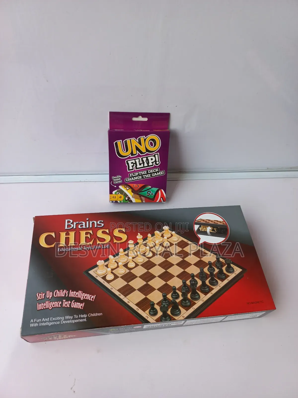 Chess + Uno Flip