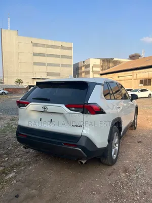 Toyota RAV4 2023 White