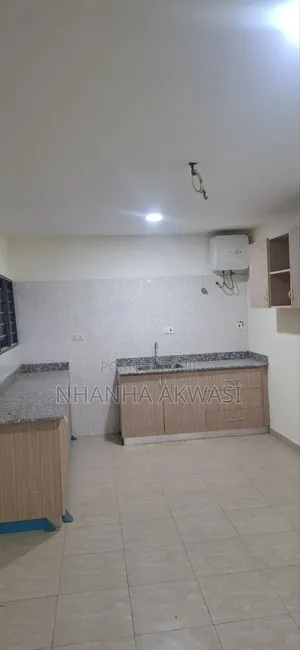 2bdrm Apartment in Sakumono Golf, Tema Metropolitan for rent