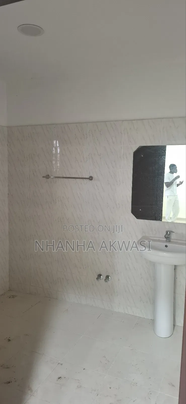 2bdrm Apartment in Sakumono Golf, Tema Metropolitan for rent
