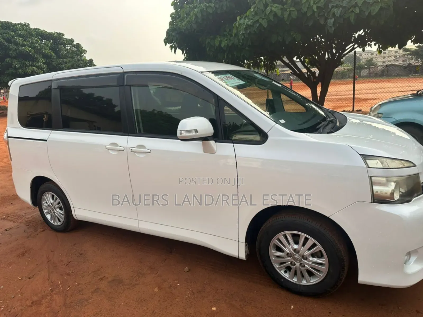 Toyota Voxy 2013 White