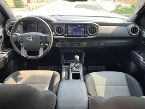 Toyota Tacoma 2020 White