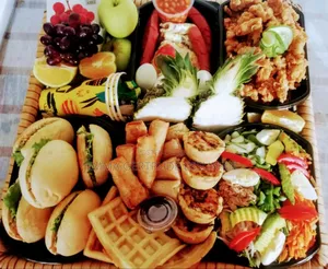 Breakfast Basket and Lunch Basket