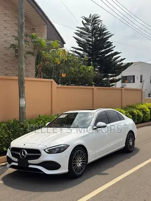 Mercedes-Benz C300 2025 White
